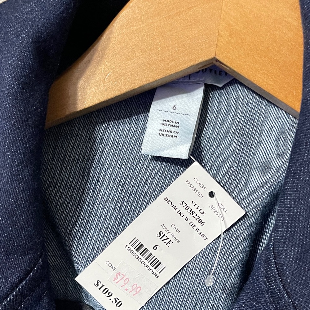 White House Black Market Dark Blue Blazer - Picture 3 of 9